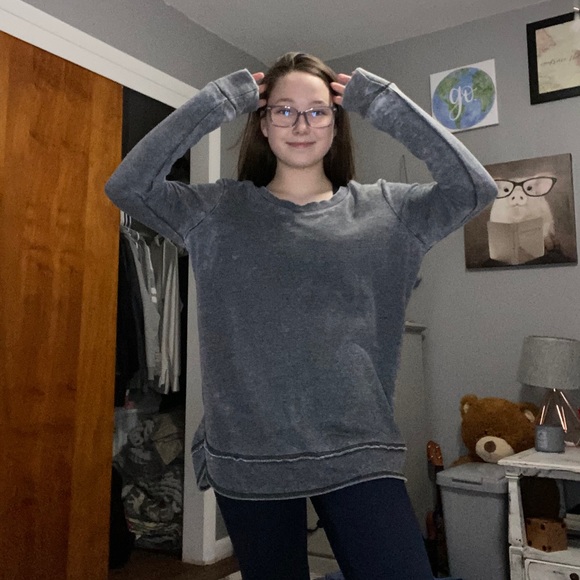 dark grey sweatshirt - Picture 4 of 6